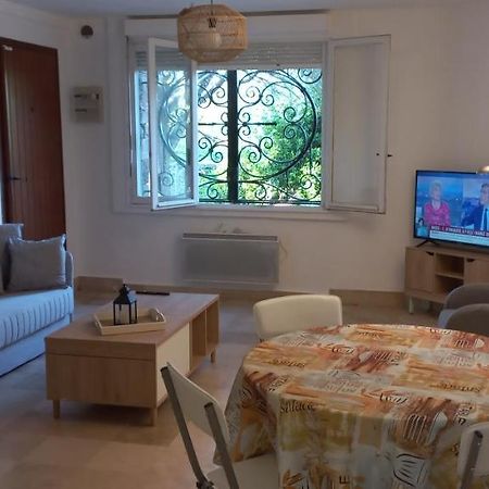 Appartement Et Sa Grande Terrasse En Rez De Jardin Saint Aygulf Exterior foto
