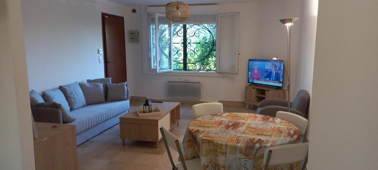 Appartement Et Sa Grande Terrasse En Rez De Jardin Saint Aygulf Exterior foto