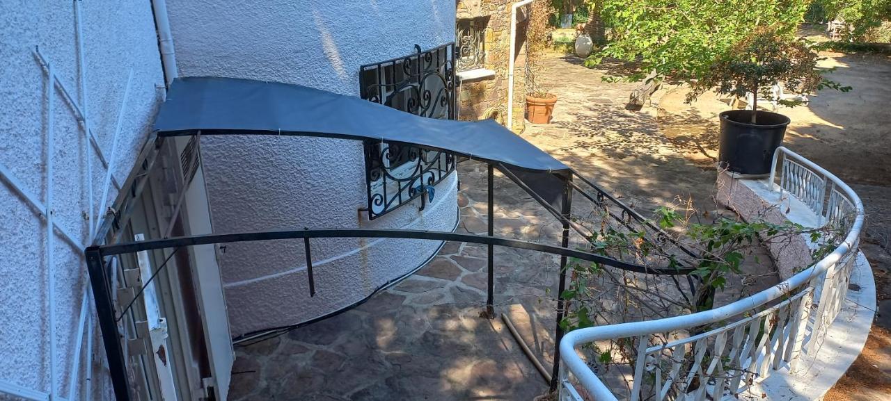 Appartement Et Sa Grande Terrasse En Rez De Jardin Saint Aygulf Exterior foto